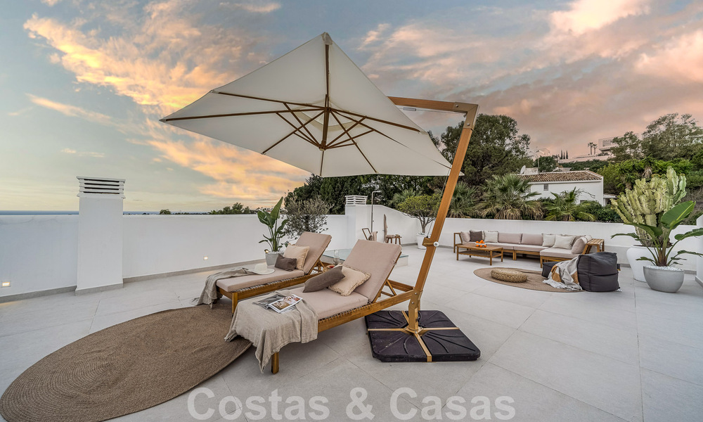 Muy encantador y espacioso ático de lujo en venta con vistas abiertas al mar desde el solárium en La Quinta, Benahavis - Marbella 49975