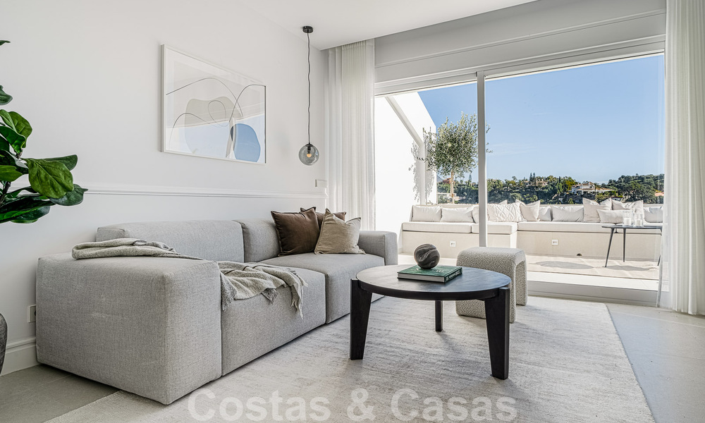 Muy encantador y espacioso ático de lujo en venta con vistas abiertas al mar desde el solárium en La Quinta, Benahavis - Marbella 49988