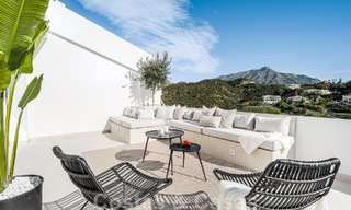 Muy encantador y espacioso ático de lujo en venta con vistas abiertas al mar desde el solárium en La Quinta, Benahavis - Marbella 49990 