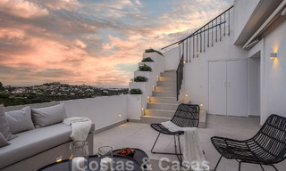 Muy encantador y espacioso ático de lujo en venta con vistas abiertas al mar desde el solárium en La Quinta, Benahavis - Marbella 49993 