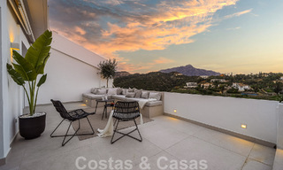 Muy encantador y espacioso ático de lujo en venta con vistas abiertas al mar desde el solárium en La Quinta, Benahavis - Marbella 49994 