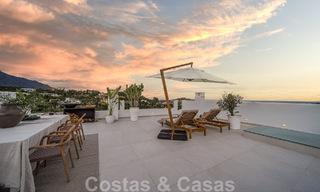Muy encantador y espacioso ático de lujo en venta con vistas abiertas al mar desde el solárium en La Quinta, Benahavis - Marbella 49995 