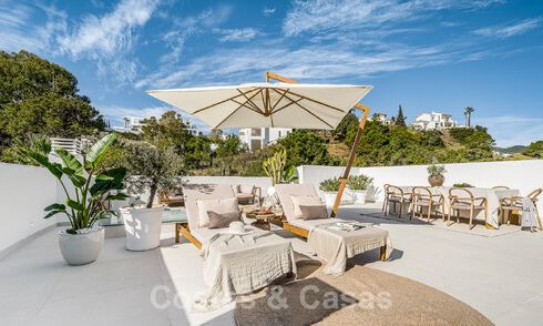 Muy encantador y espacioso ático de lujo en venta con vistas abiertas al mar desde el solárium en La Quinta, Benahavis - Marbella 49998