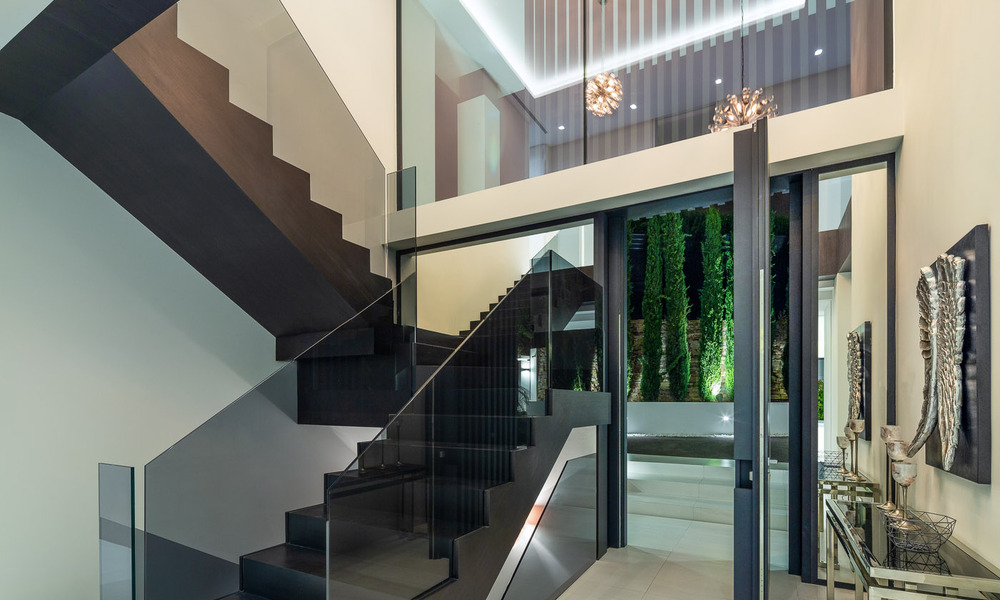 Villa de lujo contemporánea en venta con vistas panorámicas a la montaña y al mar, en el corazón de la Milla de Oro de Marbella 49884