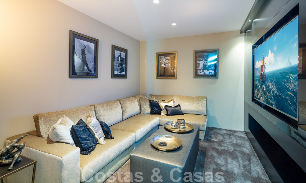 Villa de lujo contemporánea en venta con vistas panorámicas a la montaña y al mar, en el corazón de la Milla de Oro de Marbella 49895