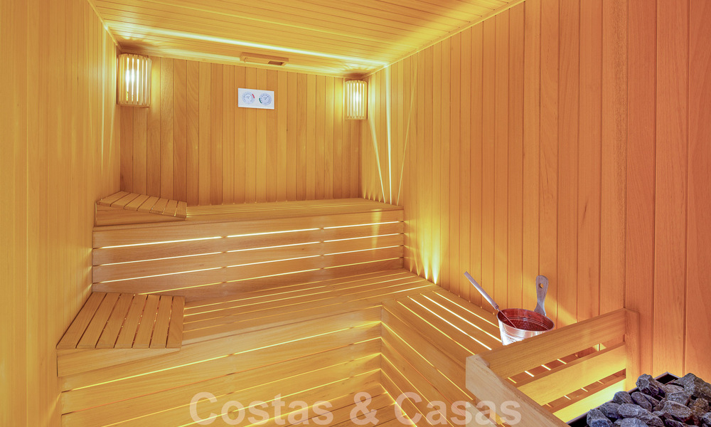 Villa de lujo contemporánea en venta con vistas panorámicas a la montaña y al mar, en el corazón de la Milla de Oro de Marbella 49896