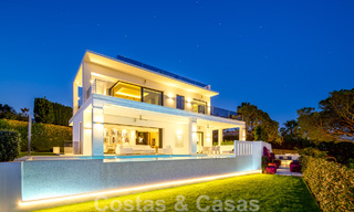 Villa de lujo contemporánea en venta con vistas panorámicas a la montaña y al mar, en el corazón de la Milla de Oro de Marbella 49905 
