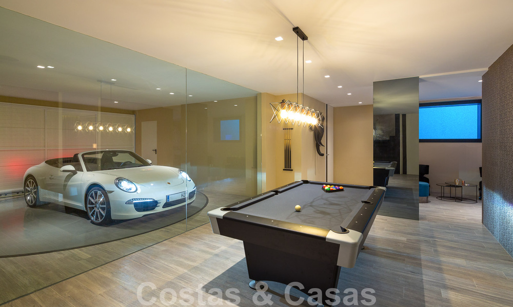 Villa de lujo contemporánea en venta con vistas panorámicas a la montaña y al mar, en el corazón de la Milla de Oro de Marbella 49911