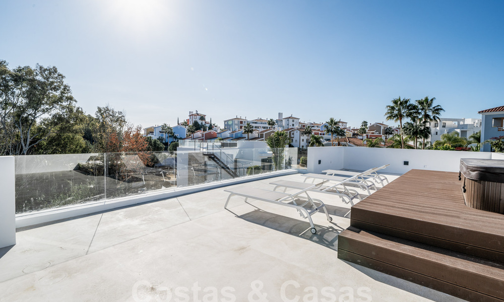 2 prestigiosas villas de nueva construcción en venta a poca distancia de una impresionante casa club de golf en la Nueva Milla de Oro, entre Marbella y Estepona 64361