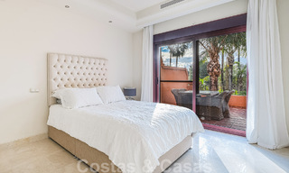 Casa adosada de estilo español en venta en una prestigiosa urbanización a poca distancia de Puerto Banús y la playa en Nueva Andalucía, Marbella 49739 