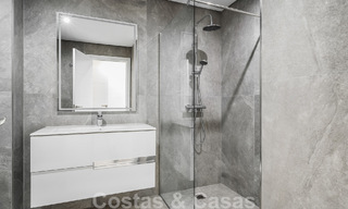 Casa adosada de estilo español en venta en una prestigiosa urbanización a poca distancia de Puerto Banús y la playa en Nueva Andalucía, Marbella 49740 