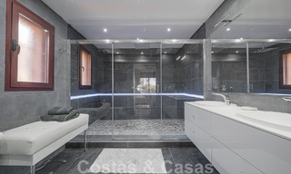 Casa adosada de estilo español en venta en una prestigiosa urbanización a poca distancia de Puerto Banús y la playa en Nueva Andalucía, Marbella 49743 