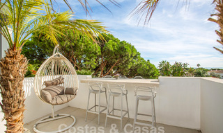 Moderna y lujosa villa en venta, situada en el centro a poca distancia de la playa en la Milla de Oro de Marbella 60493 