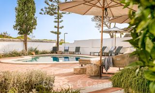 Encantadora villa de lujo en venta rodeada de belleza natural y al bordo de la playa de las dunas en Marbella 49680 