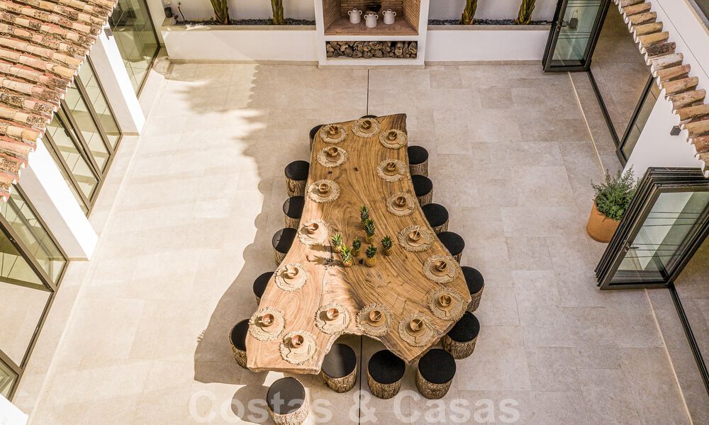 Encantadora villa de lujo en venta rodeada de belleza natural y al bordo de la playa de las dunas en Marbella 49687