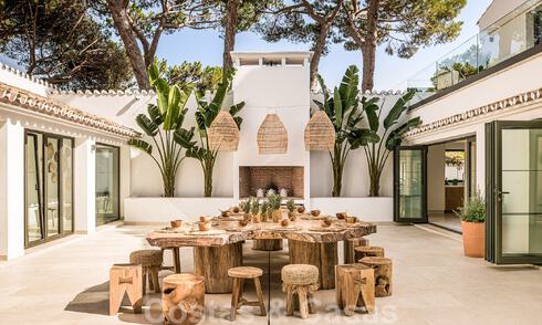 Encantadora villa de lujo en venta rodeada de belleza natural y al bordo de la playa de las dunas en Marbella 49695
