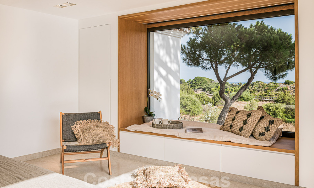 Encantadora villa de lujo en venta rodeada de belleza natural y al bordo de la playa de las dunas en Marbella 49699