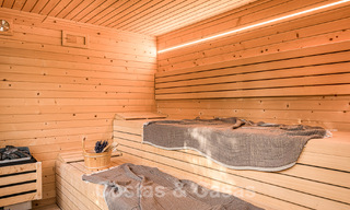 Encantadora villa de lujo en venta rodeada de belleza natural y al bordo de la playa de las dunas en Marbella 49701 