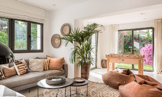 Encantadora villa de lujo en venta rodeada de belleza natural y al bordo de la playa de las dunas en Marbella 49704 