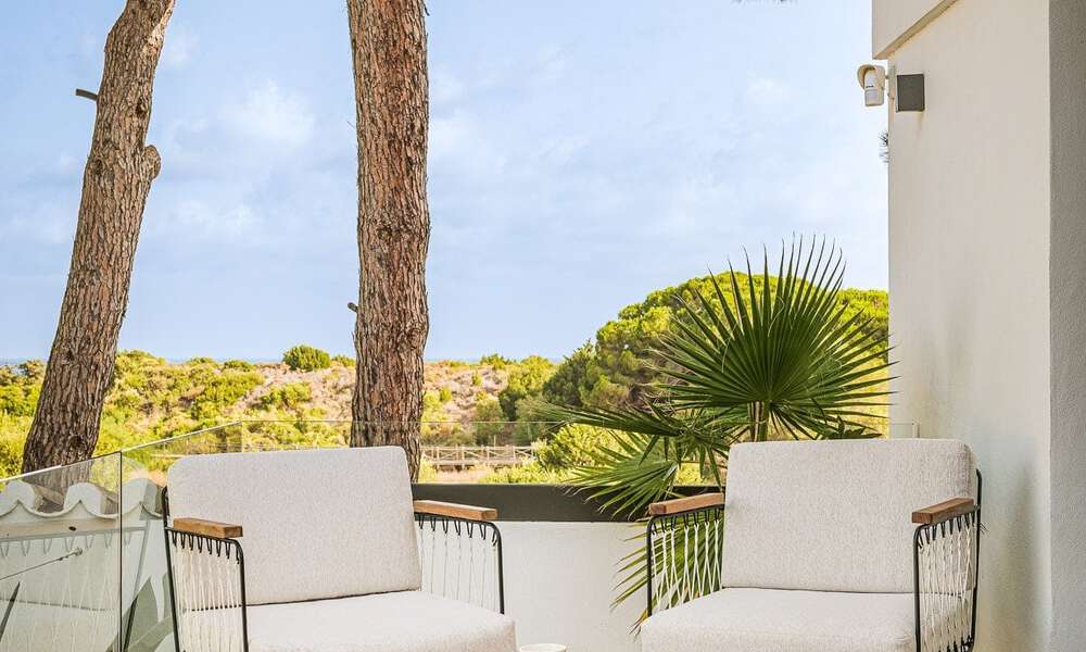 Encantadora villa de lujo en venta rodeada de belleza natural y al bordo de la playa de las dunas en Marbella 49707