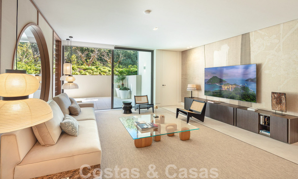 Villa de diseño arquitectónico lista para entrar a vivir en venta con vistas abiertas al mar en una prestigiosa zona residencial cerrada en las colinas de La Quinta en Benahavis - Marbella 49273