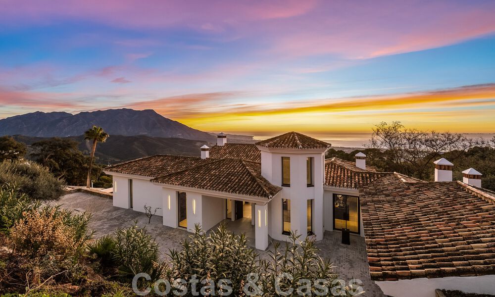 Villa mediterránea de lujo en venta con un toque contemporáneo e impresionantes vistas al mar en el exclusivo complejo La Zagaleta Golf, Benahavis - Marbella 49342