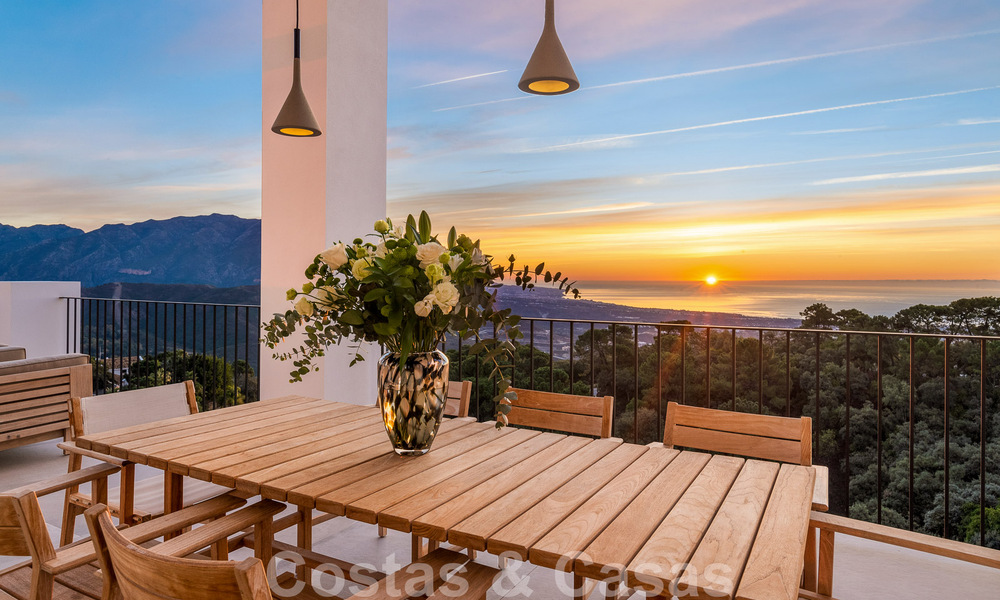 Villa mediterránea de lujo en venta con un toque contemporáneo e impresionantes vistas al mar en el exclusivo complejo La Zagaleta Golf, Benahavis - Marbella 49343