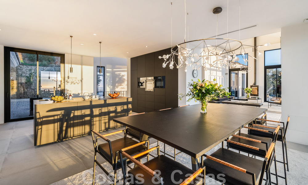 Villa mediterránea de lujo en venta con un toque contemporáneo e impresionantes vistas al mar en el exclusivo complejo La Zagaleta Golf, Benahavis - Marbella 49345