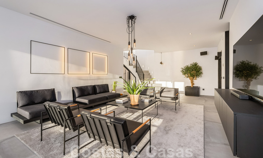 Villa mediterránea de lujo en venta con un toque contemporáneo e impresionantes vistas al mar en el exclusivo complejo La Zagaleta Golf, Benahavis - Marbella 49349