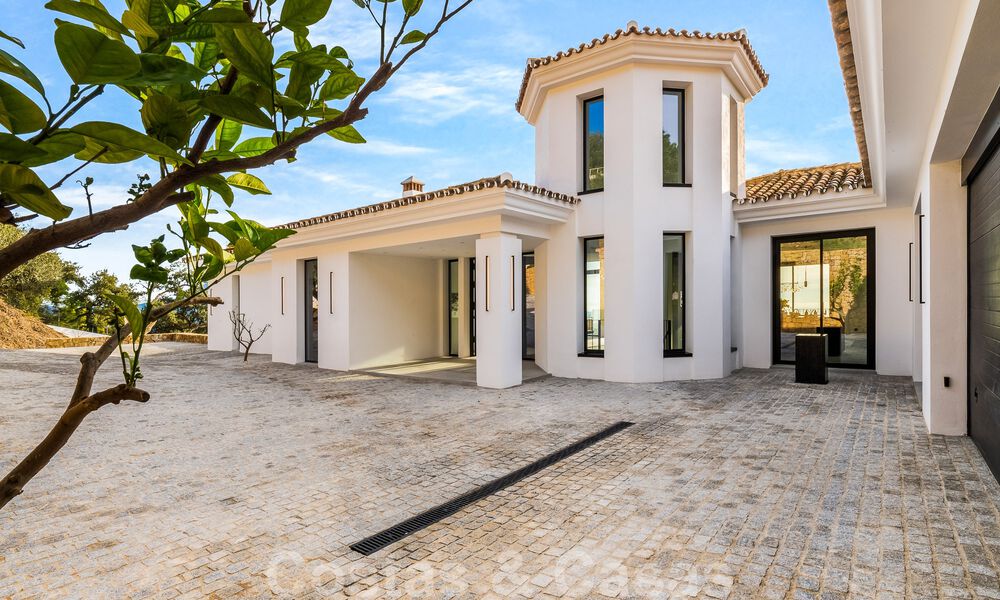 Villa mediterránea de lujo en venta con un toque contemporáneo e impresionantes vistas al mar en el exclusivo complejo La Zagaleta Golf, Benahavis - Marbella 49354