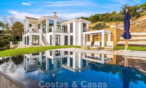 Villa mediterránea de lujo en venta con un toque contemporáneo e impresionantes vistas al mar en el exclusivo complejo La Zagaleta Golf, Benahavis - Marbella 49357