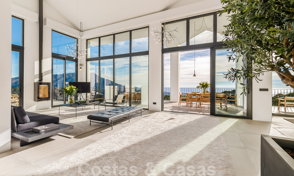 Villa mediterránea de lujo en venta con un toque contemporáneo e impresionantes vistas al mar en el exclusivo complejo La Zagaleta Golf, Benahavis - Marbella 49358