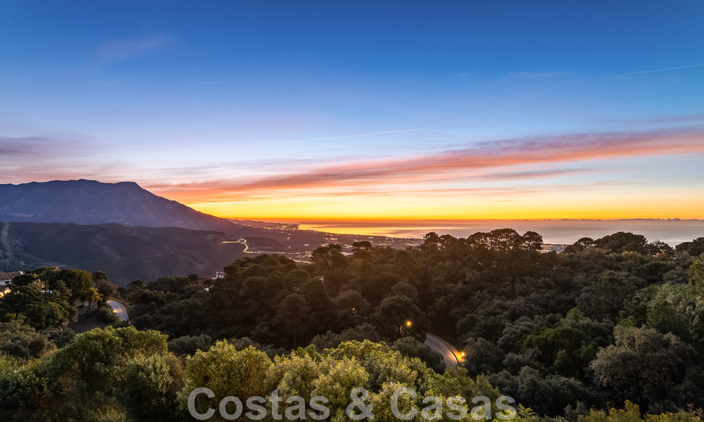 Villa mediterránea de lujo en venta con un toque contemporáneo e impresionantes vistas al mar en el exclusivo complejo La Zagaleta Golf, Benahavis - Marbella 49369