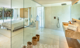 Moderna villa de lujo en venta con diseño contemporáneo, situada a poca distancia de Puerto Banús, Marbella 49405 