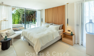 Moderna villa de lujo en venta con diseño contemporáneo, situada a poca distancia de Puerto Banús, Marbella 49406 