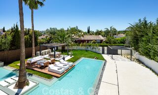 Moderna villa de lujo en venta con diseño contemporáneo, situada a poca distancia de Puerto Banús, Marbella 49412 