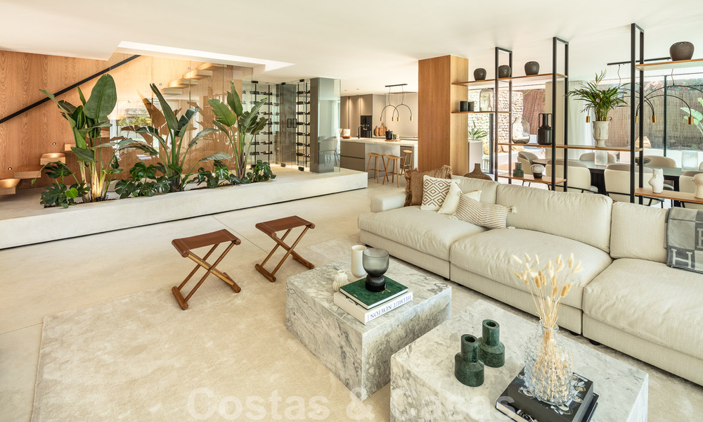 Moderna villa de lujo en venta con diseño contemporáneo, situada a poca distancia de Puerto Banús, Marbella 49425