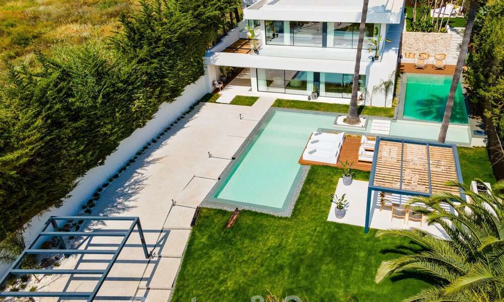 Moderna villa de lujo en venta con diseño contemporáneo, situada a poca distancia de Puerto Banús, Marbella 49439