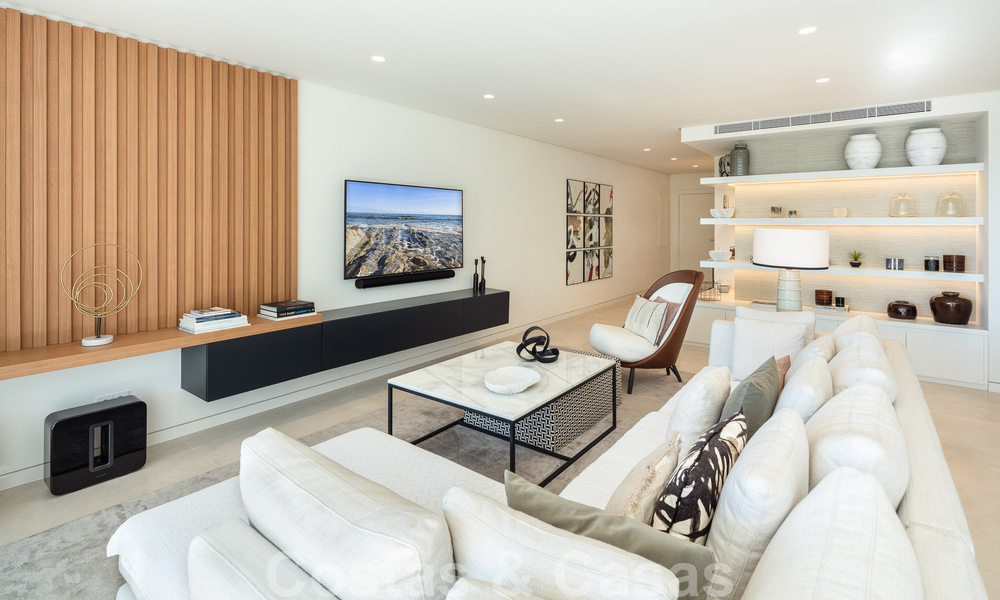 Magnífico ático con amplias terrazas en venta en el preferido Puente Romano, en la Milla de Oro, Marbella 49730