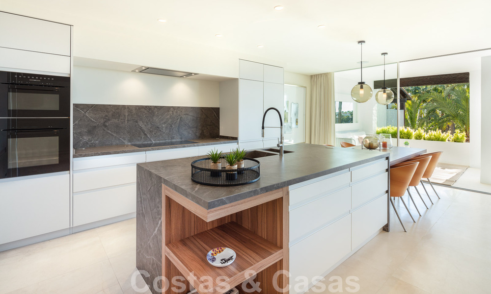 Magnífico ático con amplias terrazas en venta en el preferido Puente Romano, en la Milla de Oro, Marbella 49732