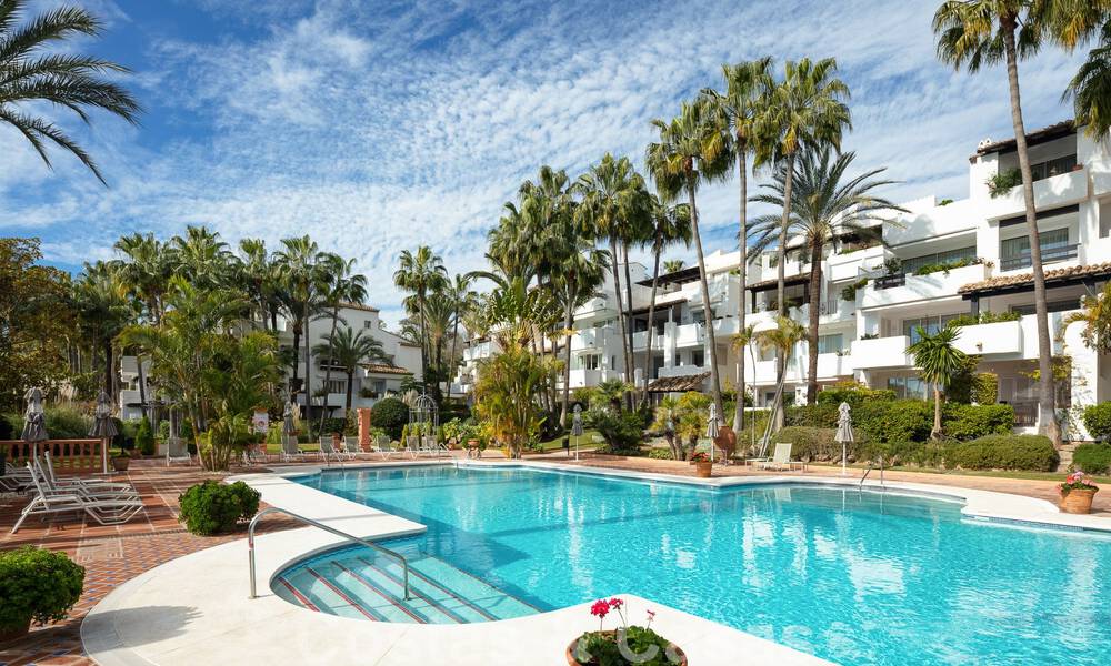 Magnífico ático con amplias terrazas en venta en el preferido Puente Romano, en la Milla de Oro, Marbella 49736
