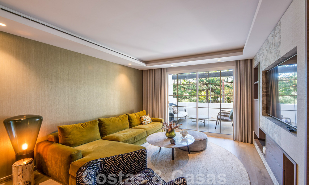 Sofisticado apartamento en venta a pocos pasos de la playa, situado en Puente Romano en la Milla de Oro de Marbella 49762