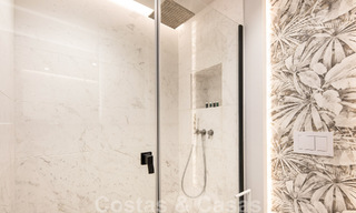 Sofisticado apartamento en venta a pocos pasos de la playa, situado en Puente Romano en la Milla de Oro de Marbella 49777 