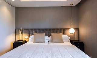 Sofisticado apartamento en venta a pocos pasos de la playa, situado en Puente Romano en la Milla de Oro de Marbella 49779 