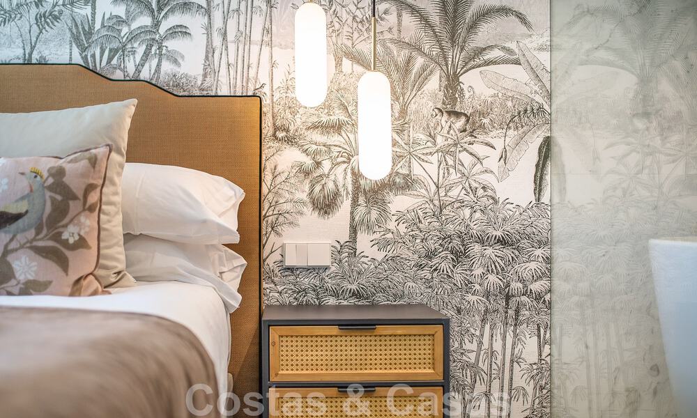 Sofisticado apartamento en venta a pocos pasos de la playa, situado en Puente Romano en la Milla de Oro de Marbella 49784