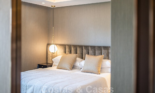 Sofisticado apartamento en venta a pocos pasos de la playa, situado en Puente Romano en la Milla de Oro de Marbella 49786 