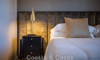 Sofisticado apartamento en venta a pocos pasos de la playa, situado en Puente Romano en la Milla de Oro de Marbella 49787 