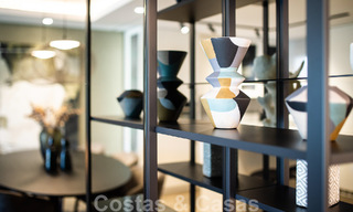 Sofisticado apartamento en venta a pocos pasos de la playa, situado en Puente Romano en la Milla de Oro de Marbella 49788 