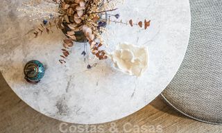 Sofisticado apartamento en venta a pocos pasos de la playa, situado en Puente Romano en la Milla de Oro de Marbella 49789 