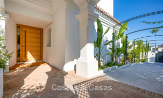 Mediterráneo, villa de lujo en venta en prestigiosa zona residencial rodeada de campos de golf del valle de Nueva Andalucía, Marbella 54160 